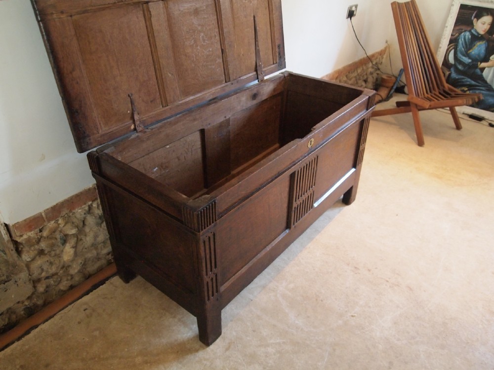 Chest coffer blanket box Queen Anne Oak c1700 View IX