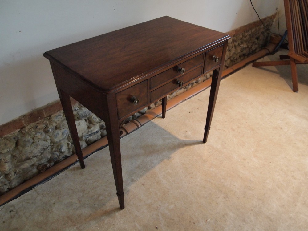 Table lowboy George III Mahogany hall lamp console c1790