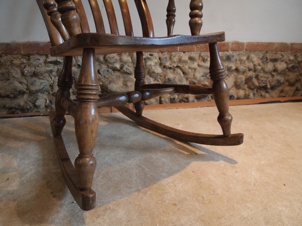 Chair rocking chair Victorian Windsor lathe back c1880 View II