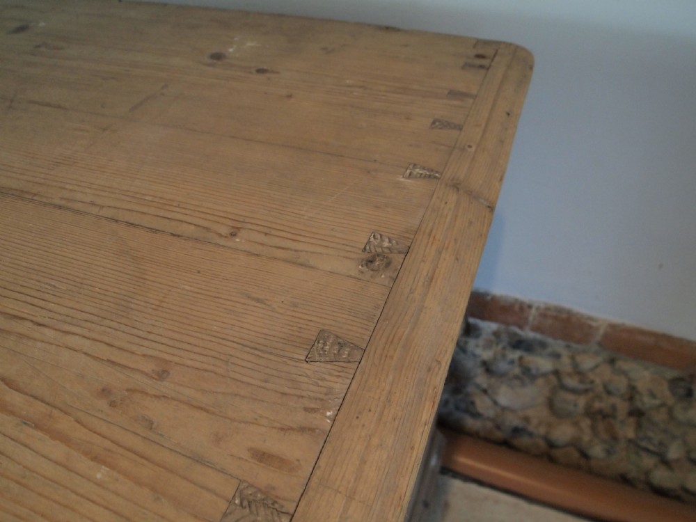 Chest of drawers decorative French Pine c1800 View II