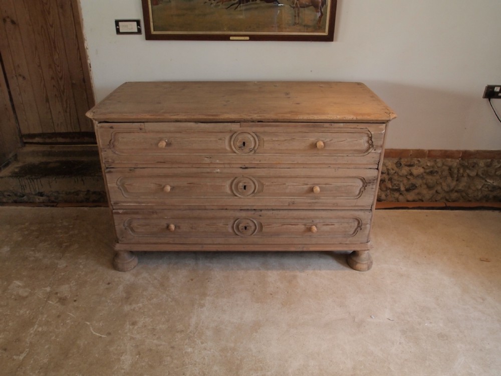 Chest of drawers decorative French Pine c1800 View V