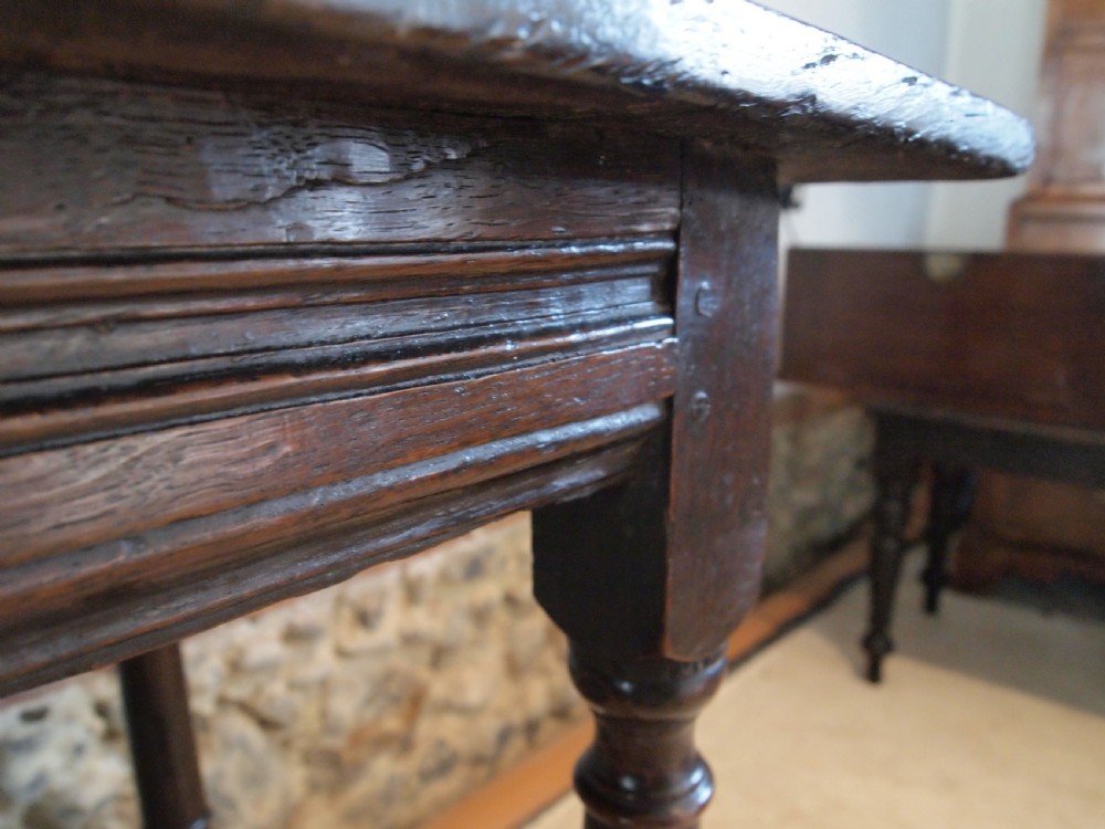 Table Queen Anne Oak side hall lamp c1700 View IV