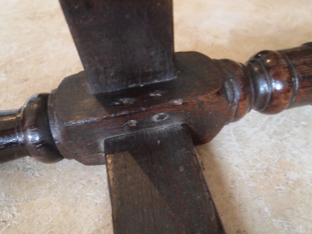 Table Queen Anne Oak side hall lamp c1700 View VIII