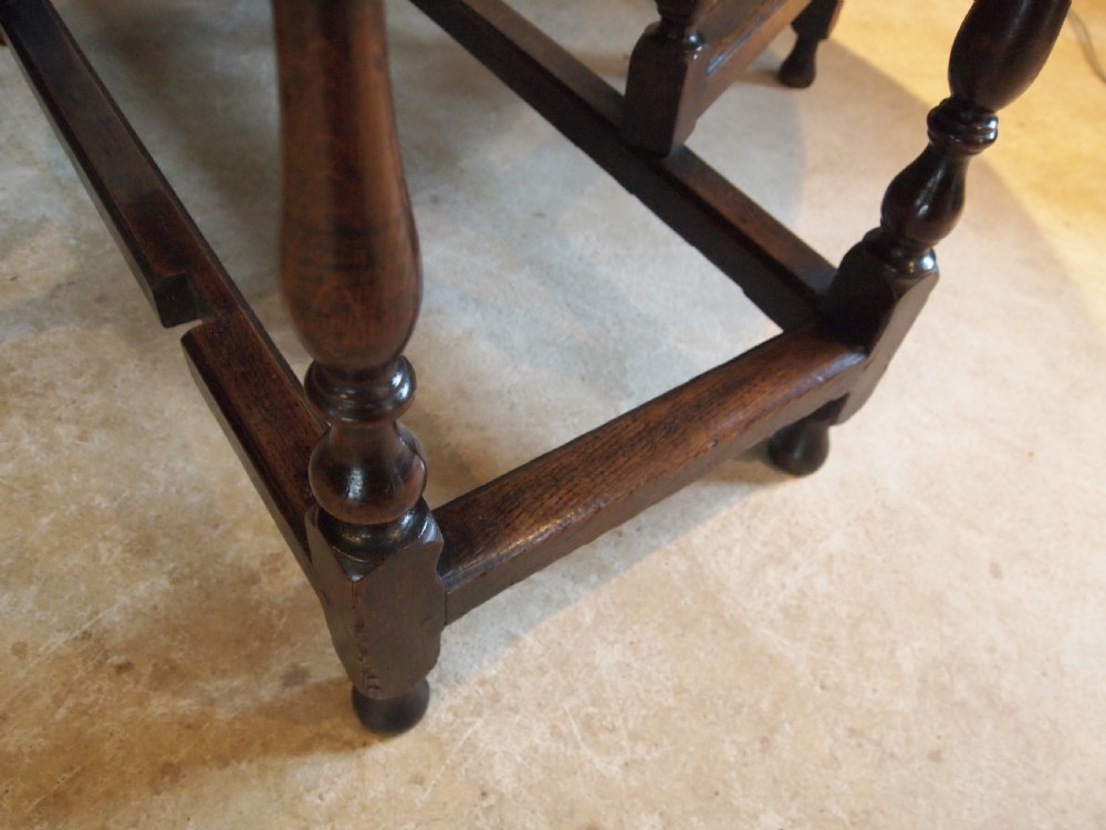 Table Queen Anne Oak gate leg dining table c1700 View XV