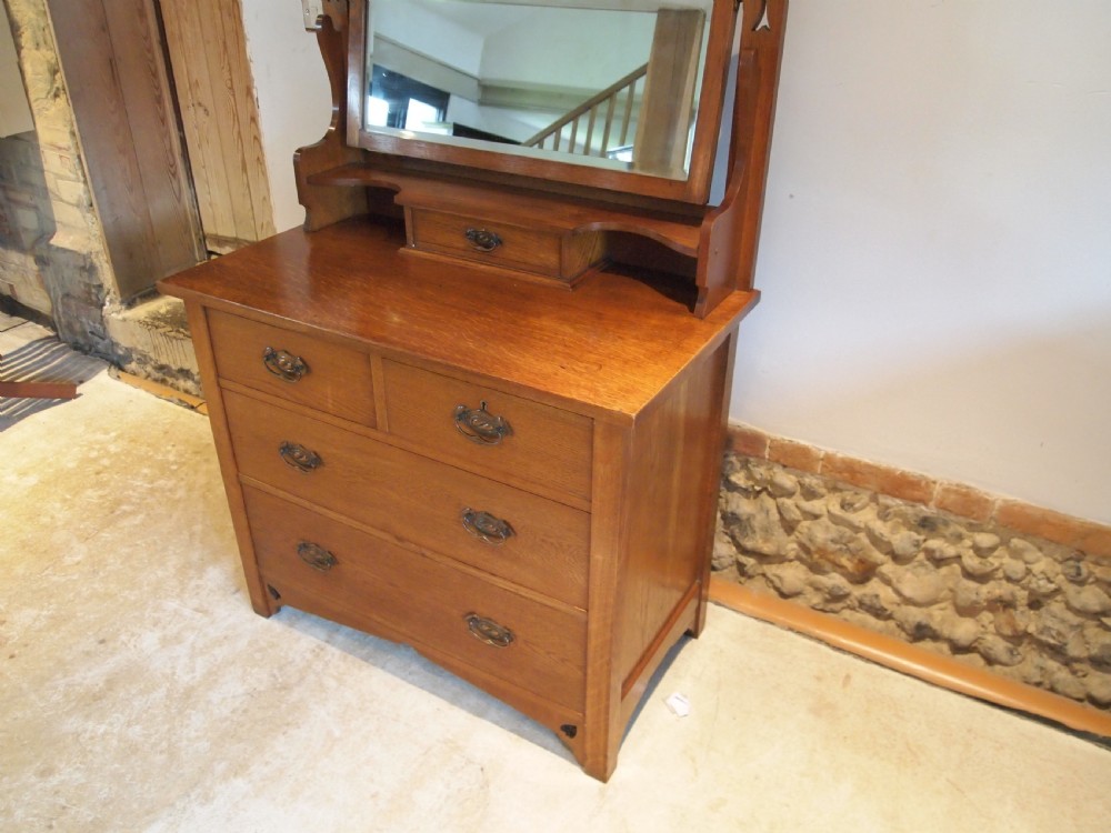 Dressing chest of drawers Arts and Crafts Oak c1900 View IX