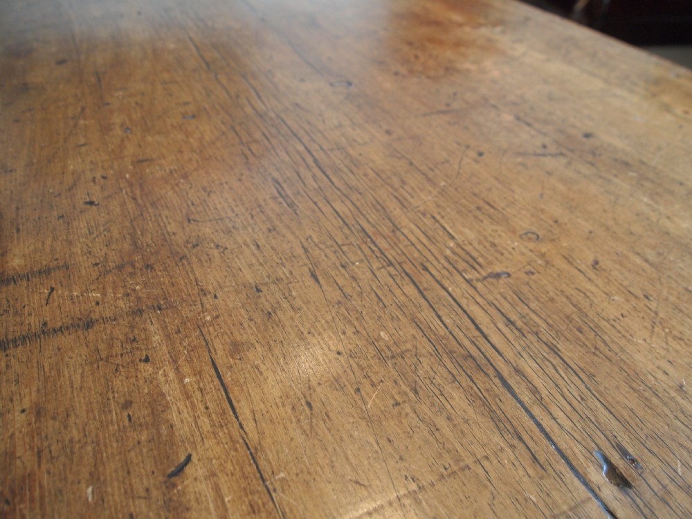 Table coffee table Victorian Pine c1880 View II