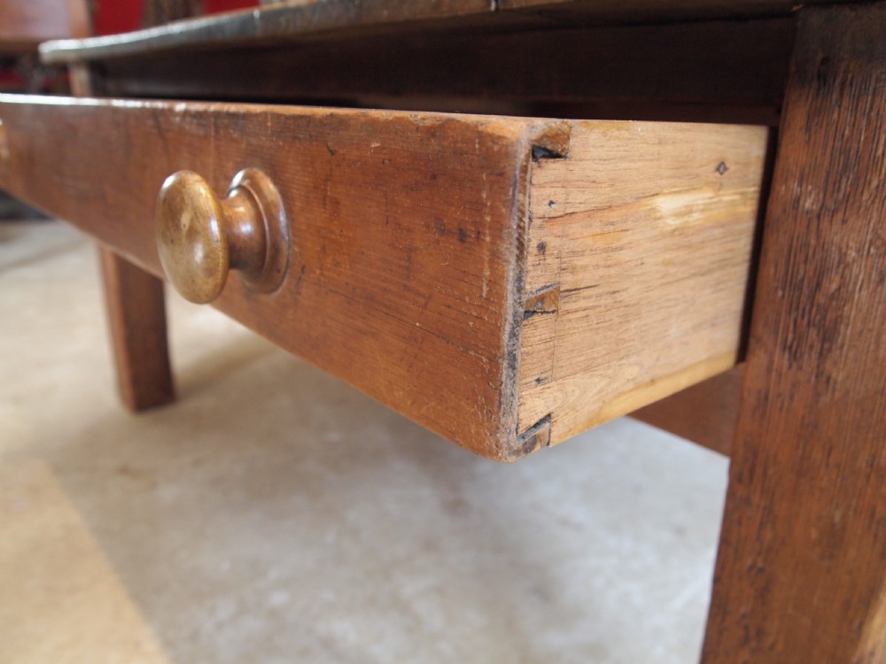 Table coffee table Victorian Pine c1880 View III