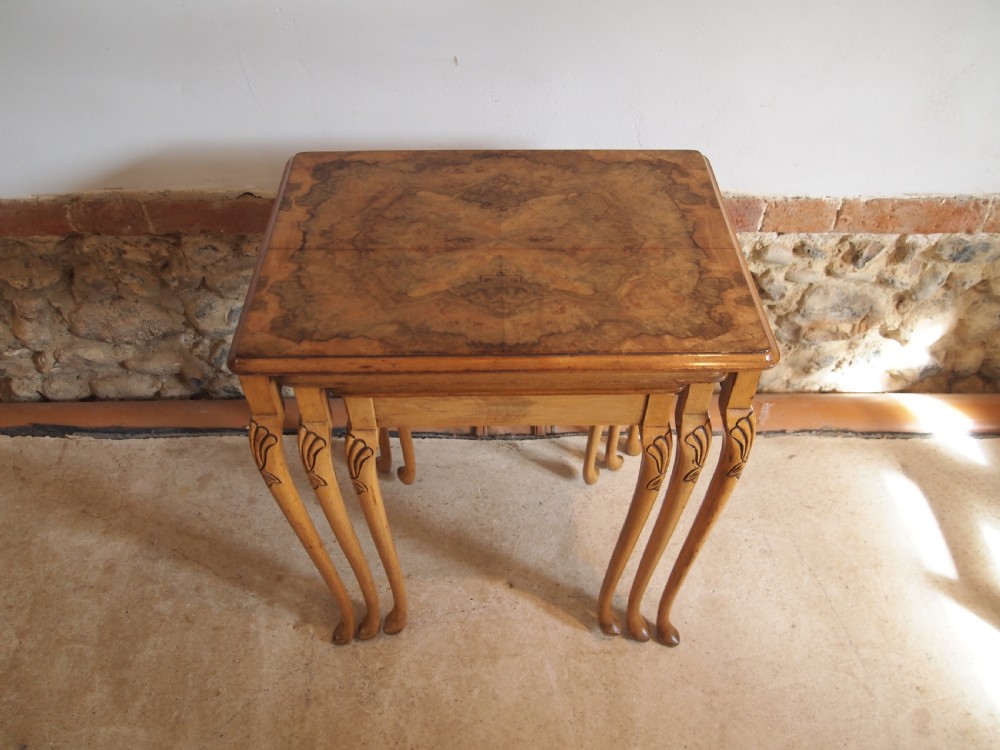 Table nest of 3 tables Figured Walnut c1920 View III