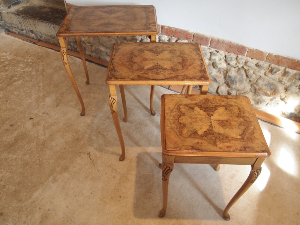 Table nest of 3 tables Figured Walnut c1920 View VIII
