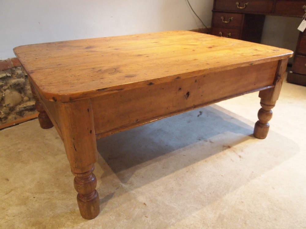 Table Coffee table Victorian Pine c1880 View VIII