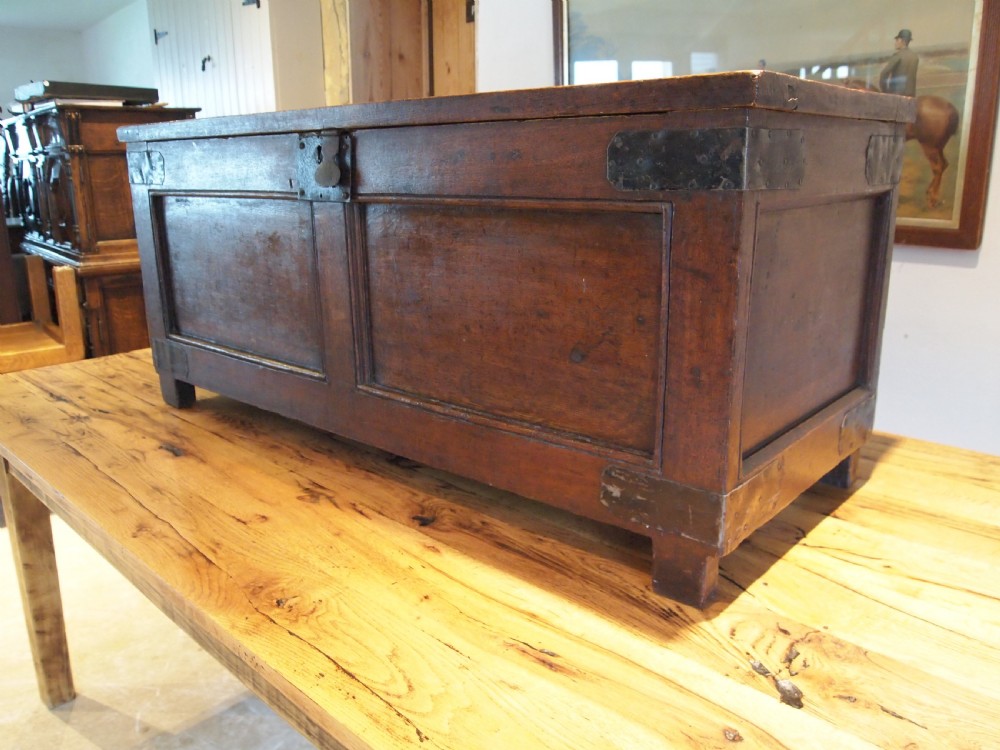 Coffer chest blanket box Queen Anne Oak c1700 View V