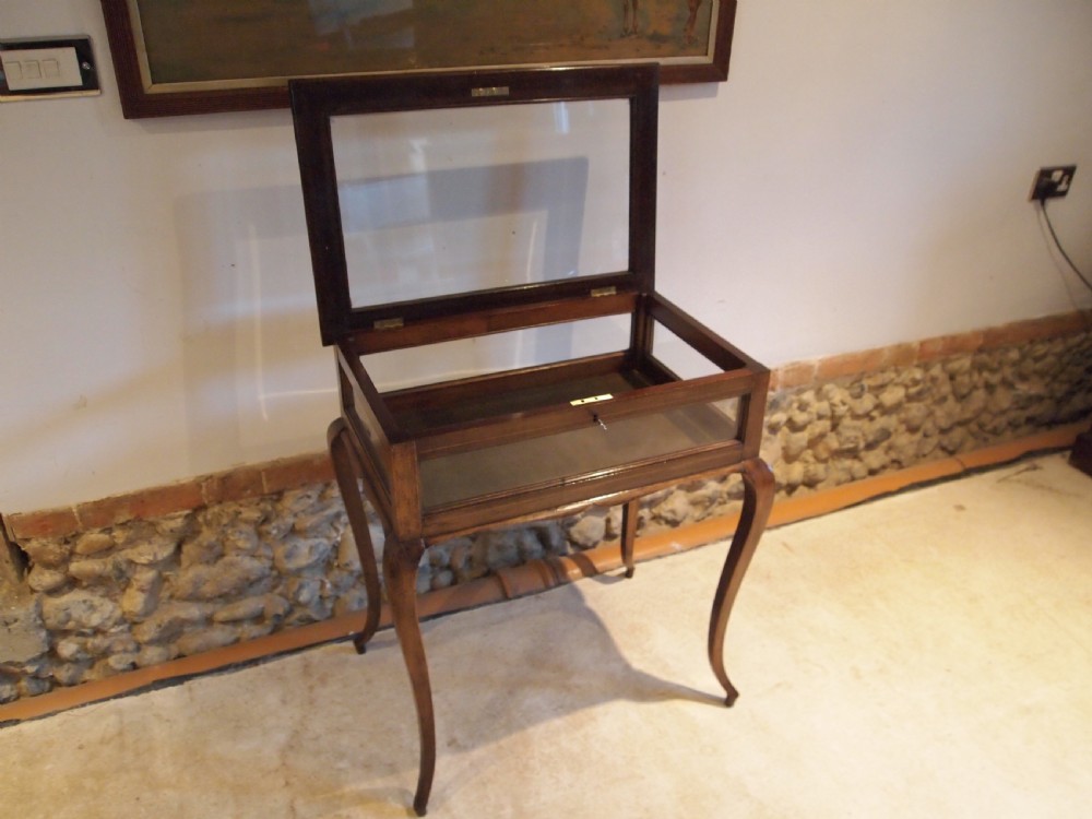Table display Edwardian Mahogany c1900 View IX