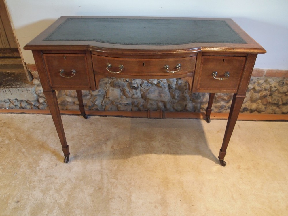 Desk fine quality Edwardian Mahogany inlaid c1900