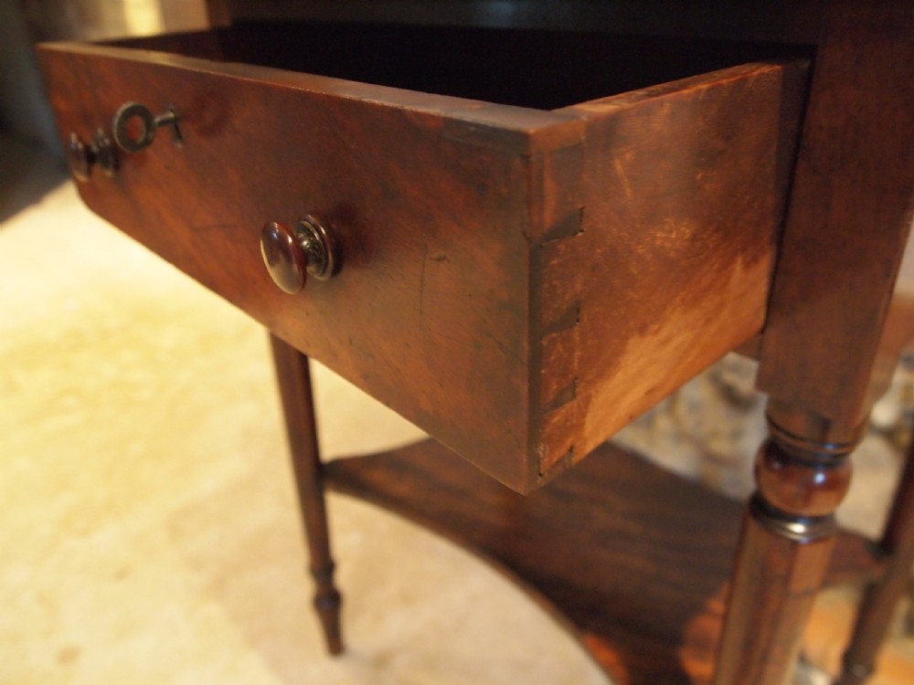 Table George III superb provincial Mahogany side lamp hall c1790 View VI