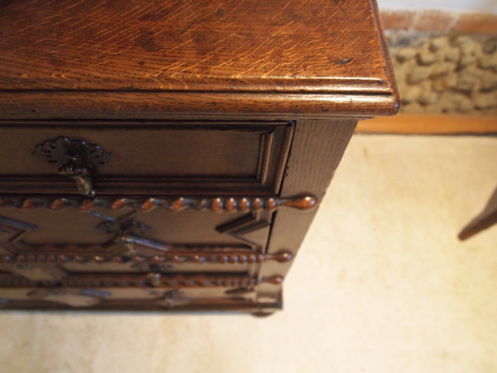 Chest of drawers Queen Anne Oak small c1700 View IV