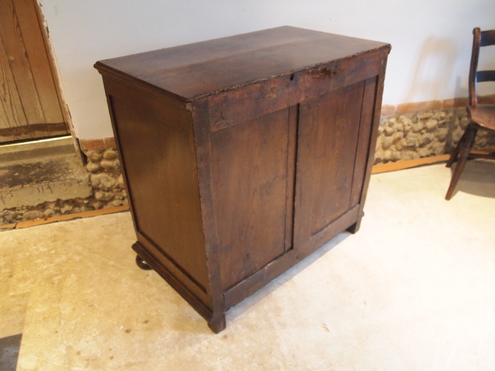 Chest of drawers Queen Anne Oak small c1700 View V