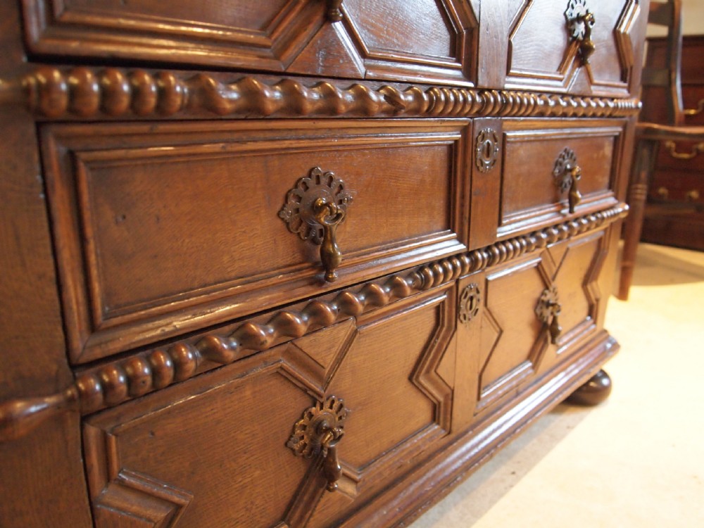Chest of drawers Queen Anne Oak small c1700 View VIII