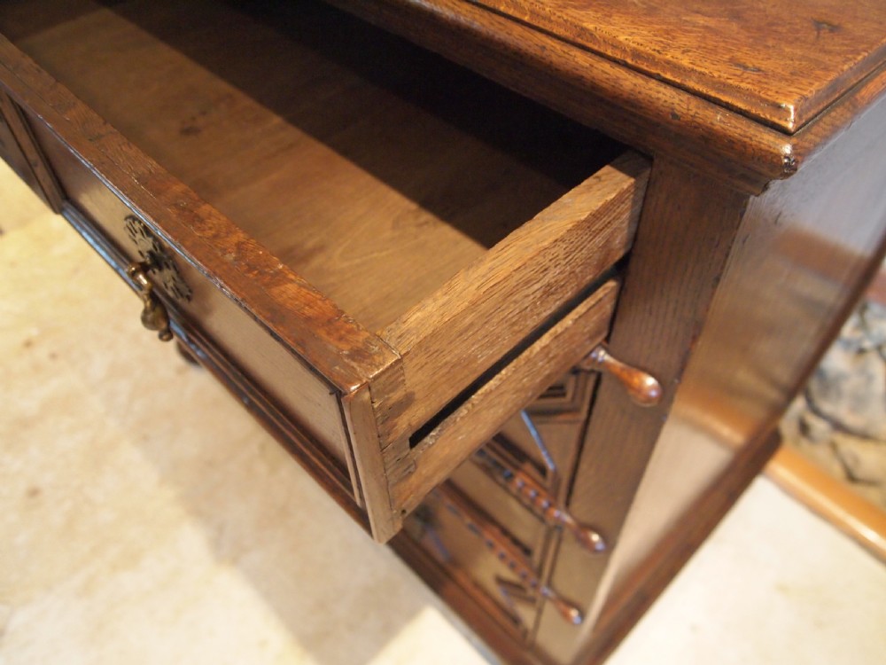 Chest of drawers Queen Anne Oak small c1700 View XIII