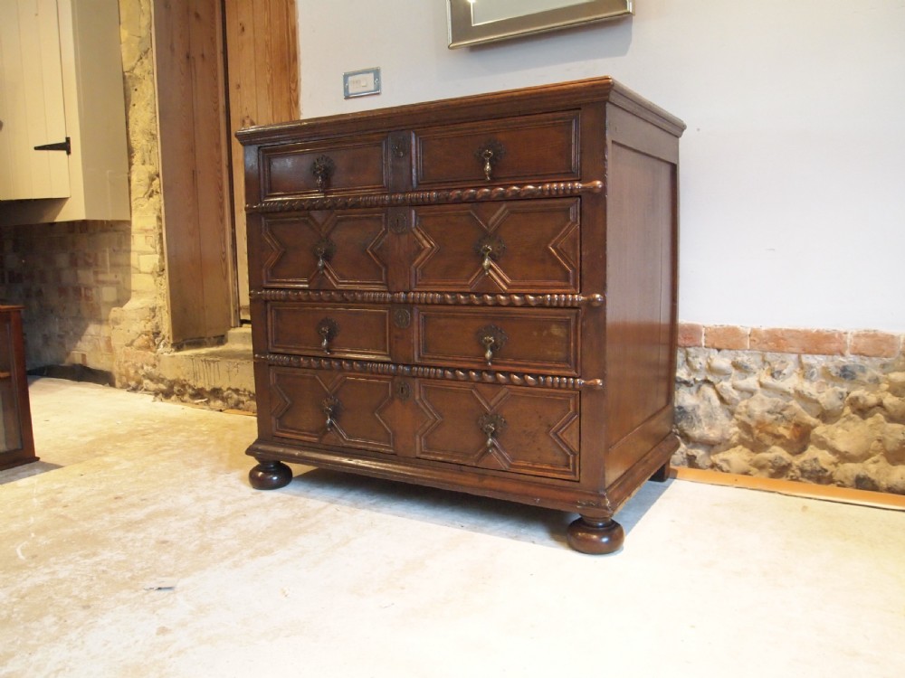 Chest of drawers Queen Anne Oak small c1700 View XVI