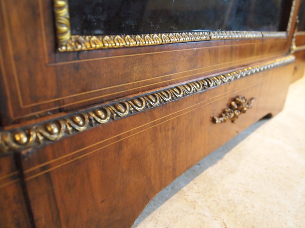 Bookcase credenza display Fine Victorian Walnut c1850 View VII