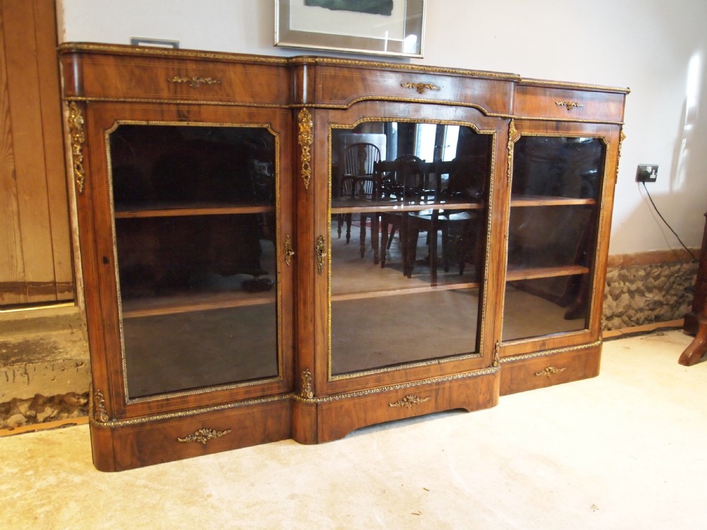 Bookcase credenza display Fine Victorian Walnut c1850 View XIV