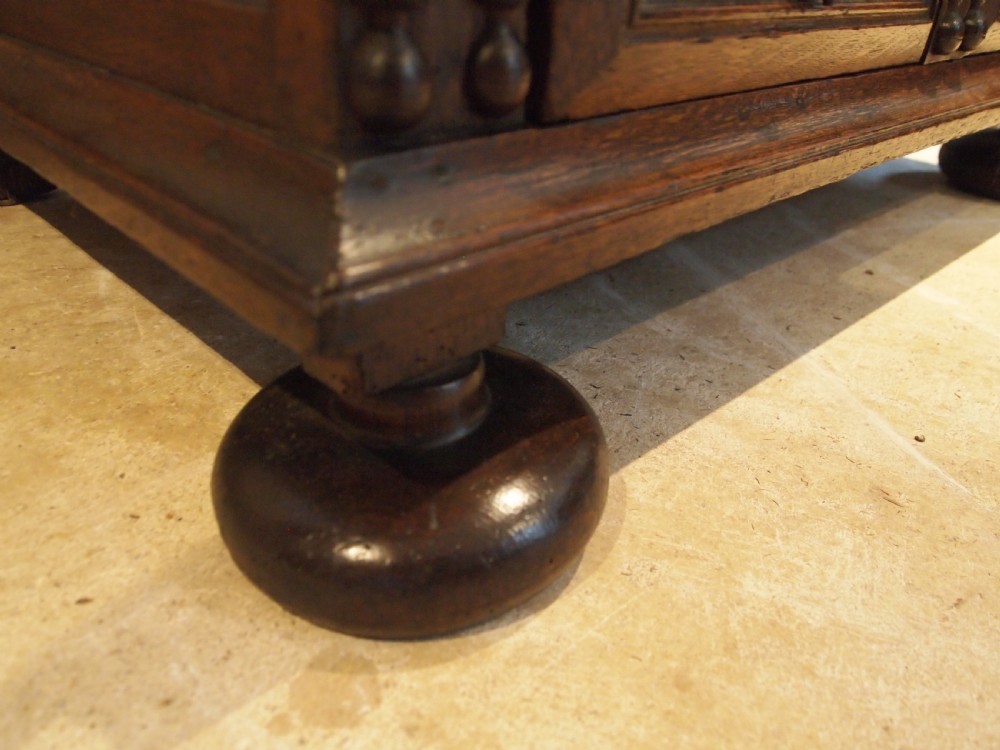 Chest of drawers rare small William and Mary Oak c1690 View III