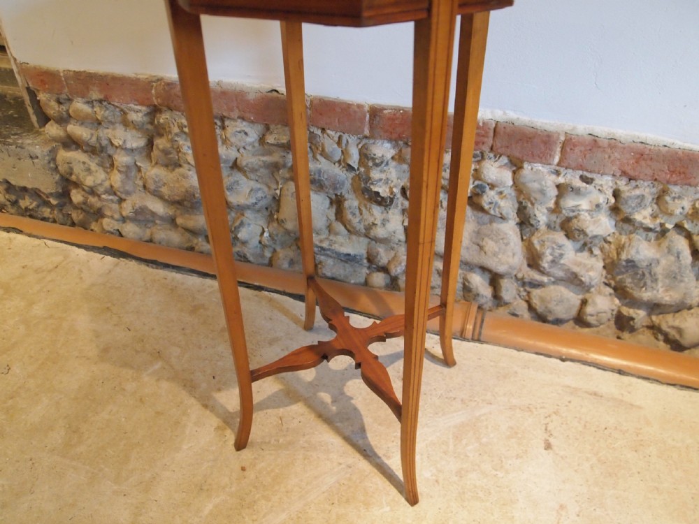 Table elegant hall lamp side Edwardian solid Satinwood c1900 View II