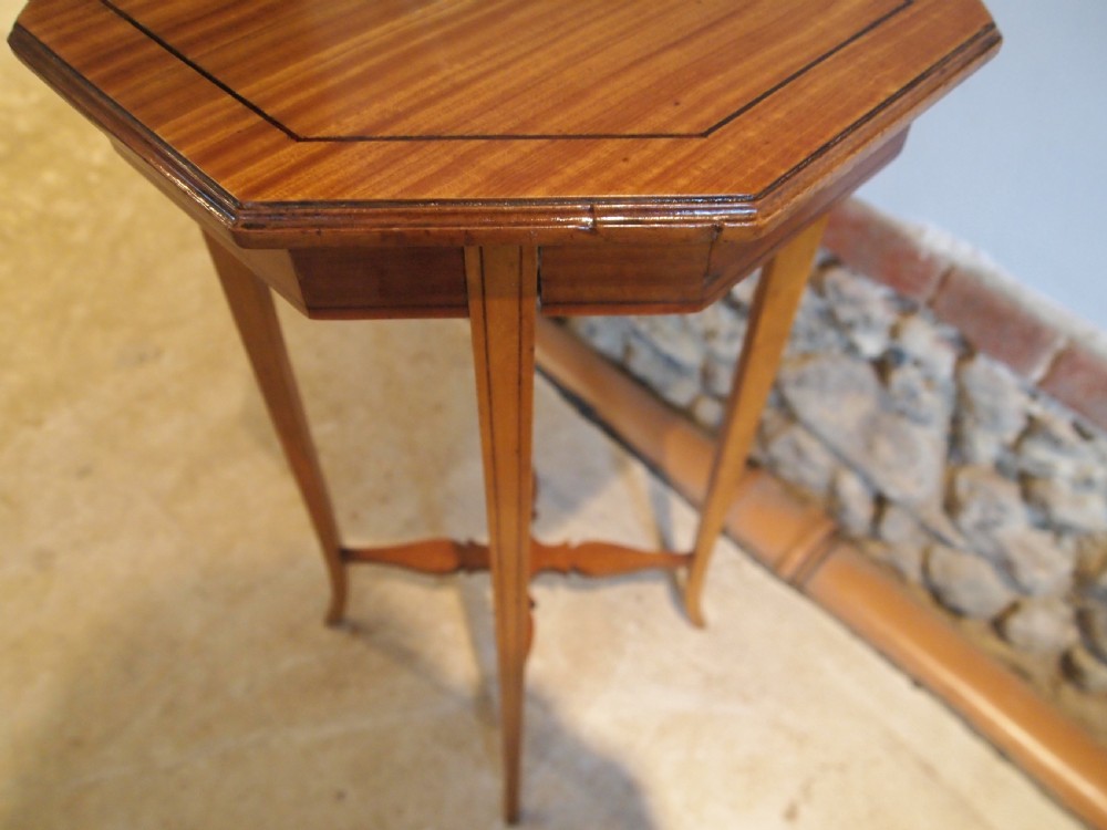 Table elegant hall lamp side Edwardian solid Satinwood c1900 View IV