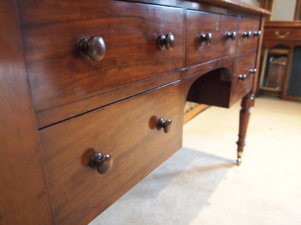 Desk early Victorian fine quality Mahogany c1840 View VII