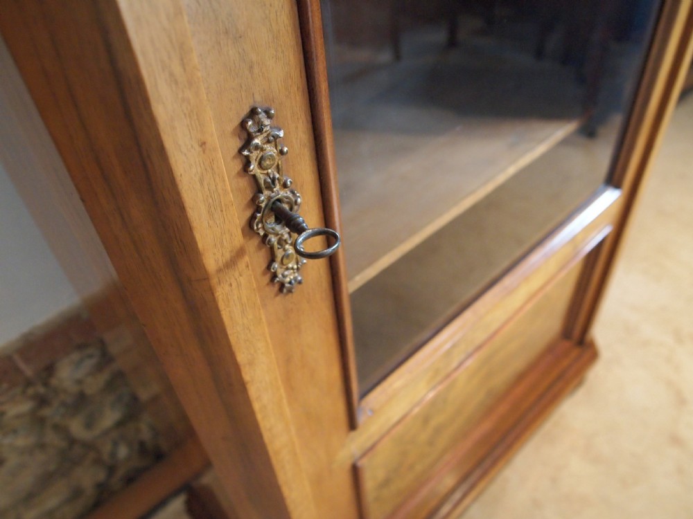 Cabinet display bookcase fine figured Walnut c1860 View II