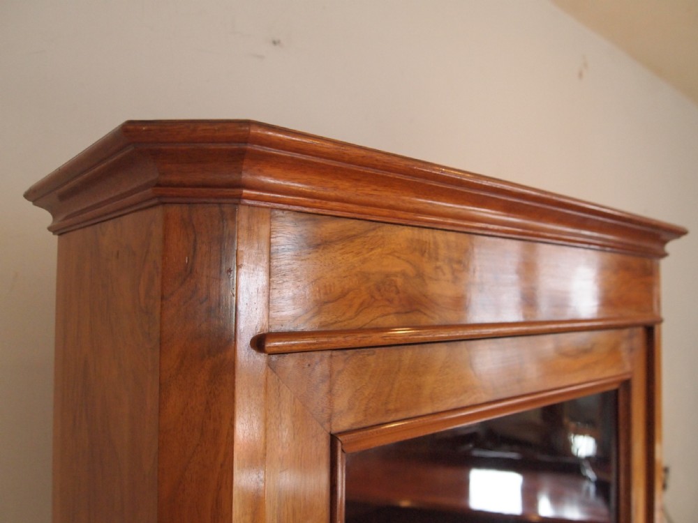 Cabinet display bookcase fine figured Walnut c1860 View VI