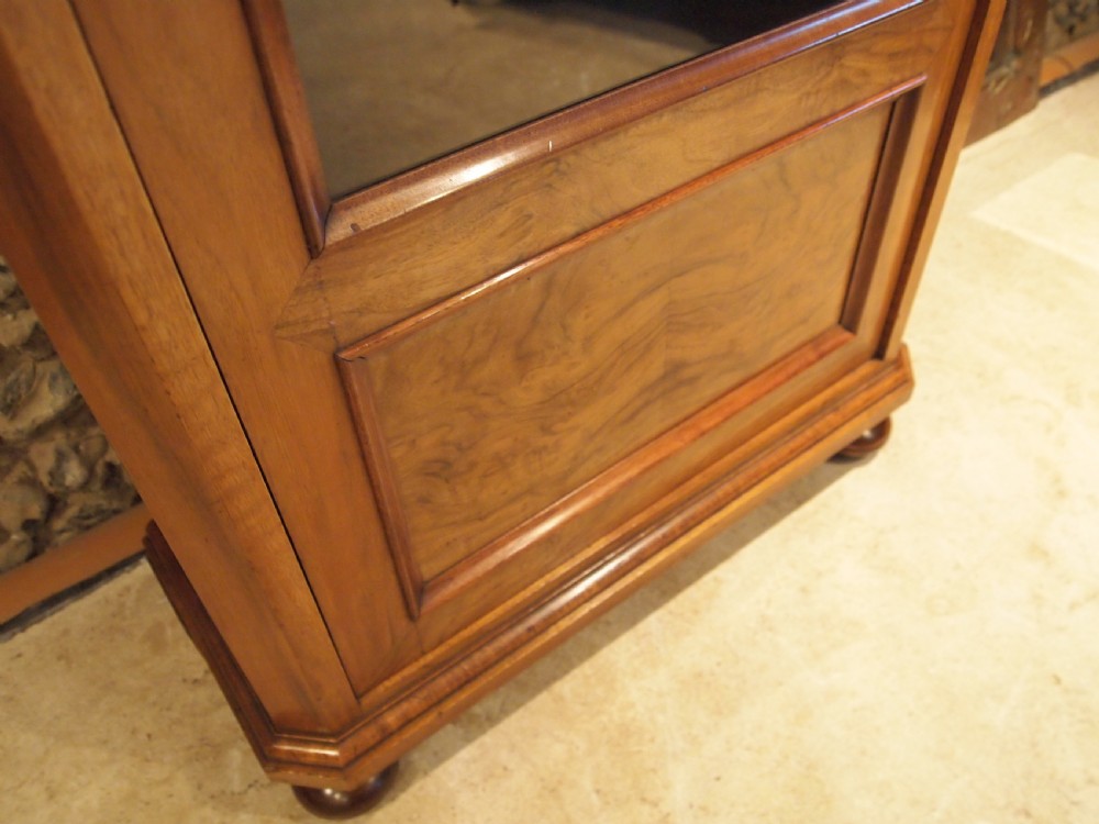Cabinet display bookcase fine figured Walnut c1860 View X