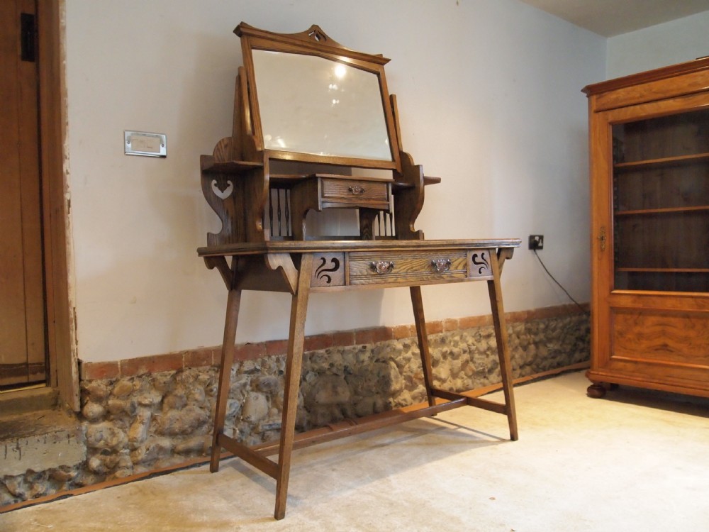 Outstanding Arts and Crafts Ash dressing table Shapland and Petter c1900 View VI