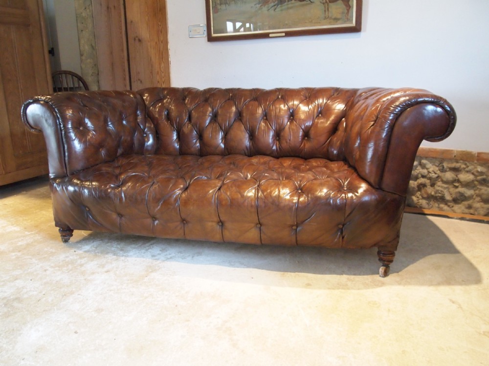 Sofa settee Stunning Victorian leather Chesterfield c1870 View III