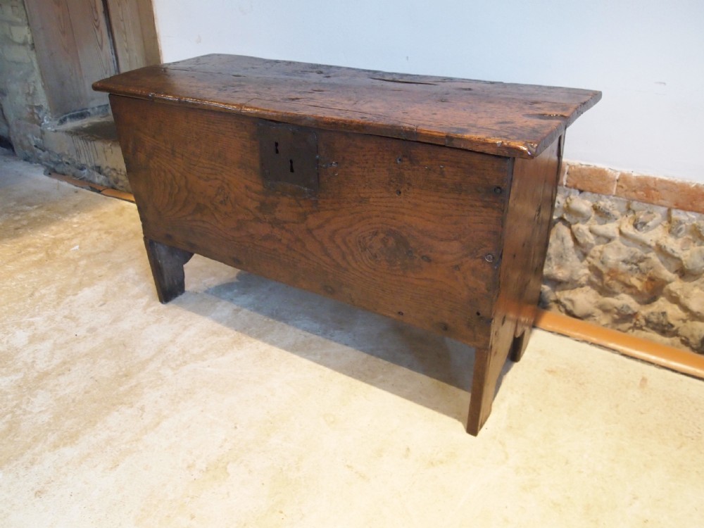 Coffer chest trunk Traditional six plank Elm Queen Anne c1700 View IV