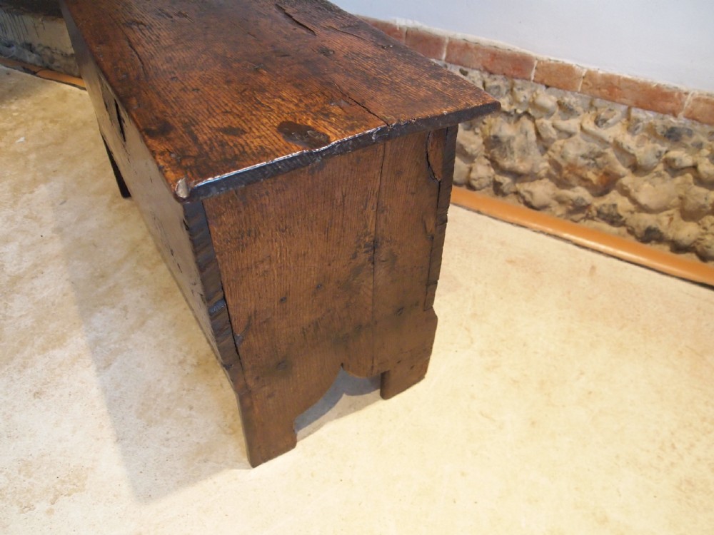 Coffer chest trunk Traditional six plank Elm Queen Anne c1700 View VIII