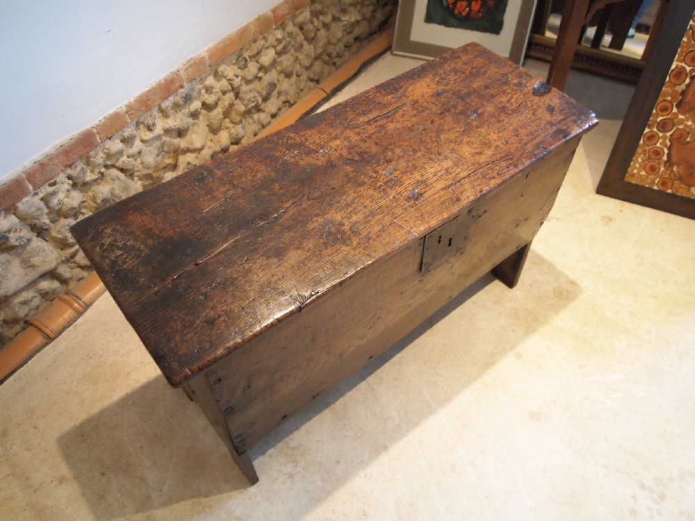 Coffer chest trunk Traditional six plank Elm Queen Anne c1700 View XV