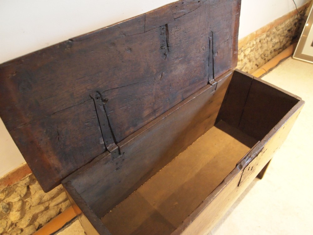 Coffer chest trunk Traditional six plank Elm Queen Anne c1700 View XVII