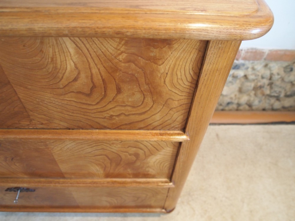 Chest of drawers French Victorian period figured Elm stunning c1880 View III