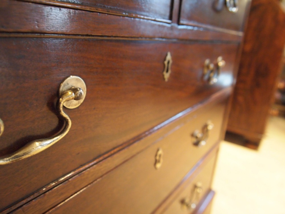 Chest of drawers small George III Mahogany 33