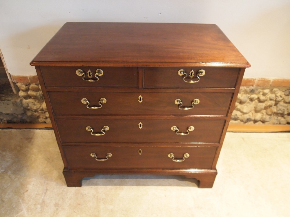 Chest of drawers small George III Mahogany 33