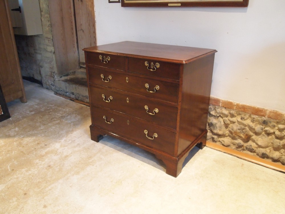 Chest of drawers small George III Mahogany 33