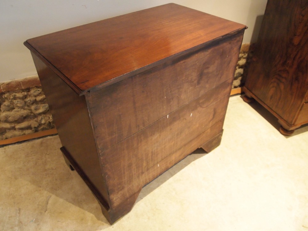 Chest of drawers small George III Mahogany 33