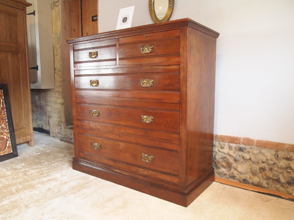 Chest of drawers Arts and Crafts Edwardian Walnut and Ash c1900 View VI