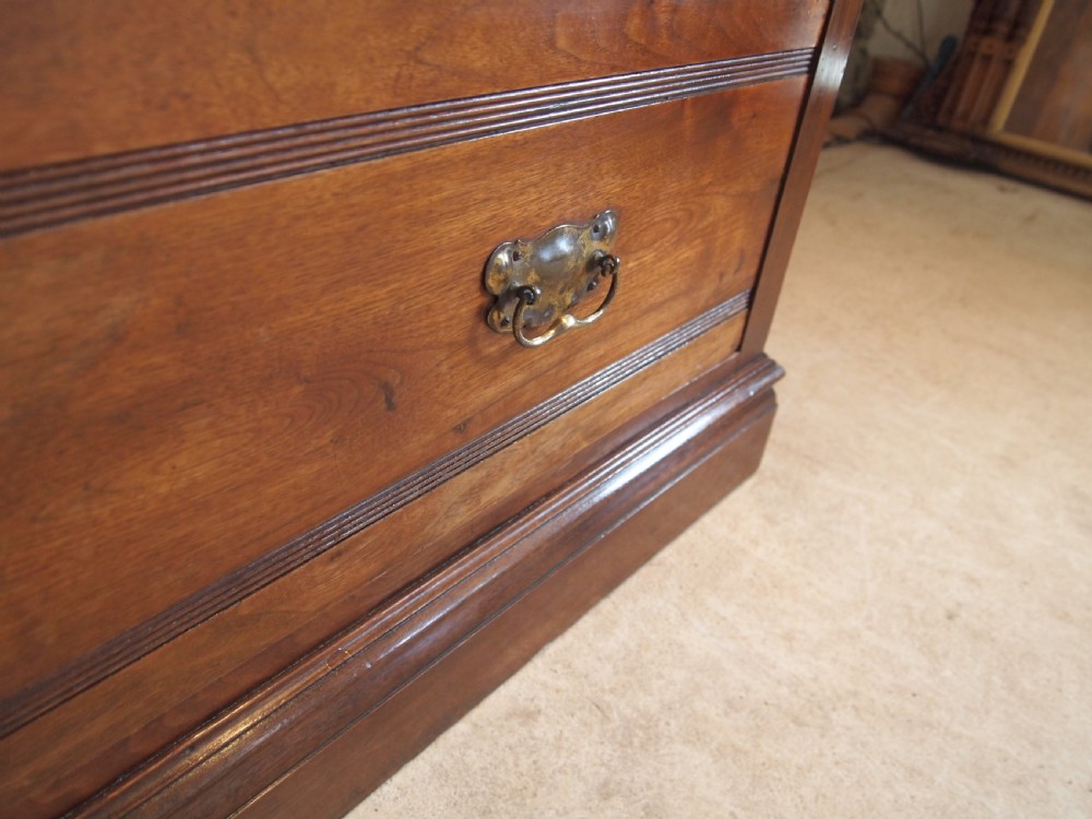 Chest of drawers Arts and Crafts Edwardian Walnut and Ash c1900 View VIII