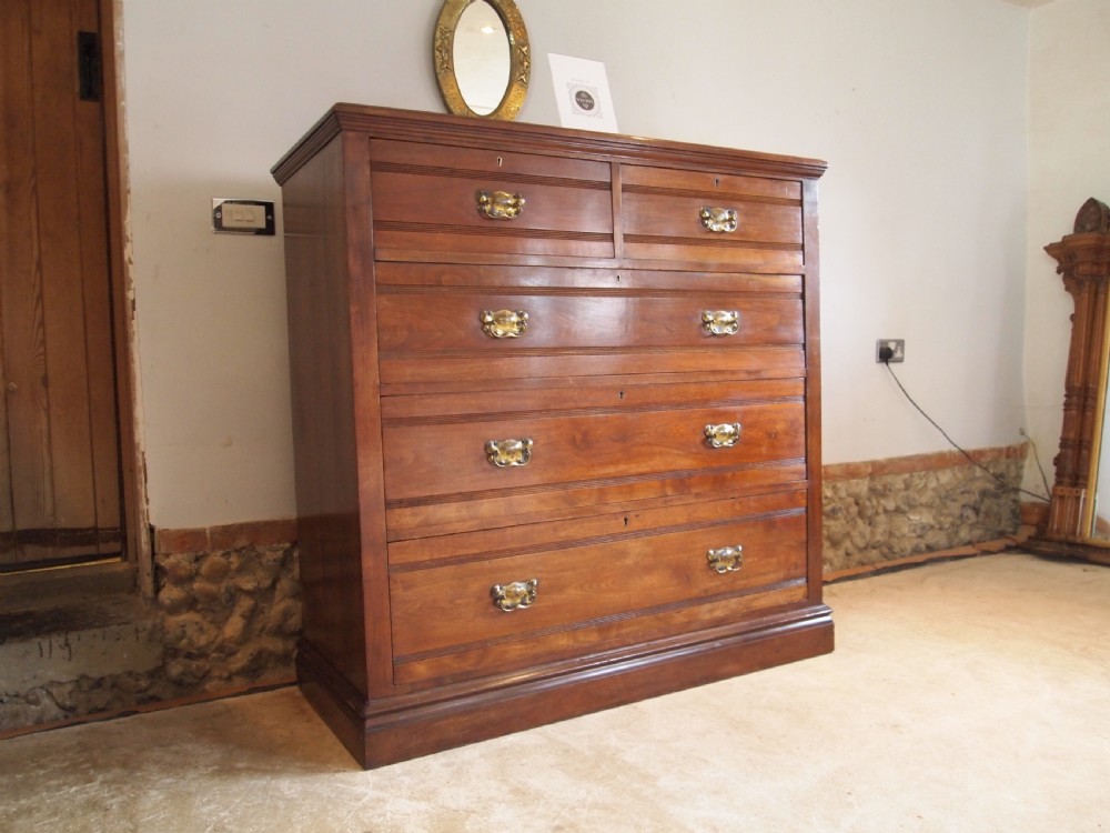 Chest of drawers Arts and Crafts Edwardian Walnut and Ash c1900 View XI