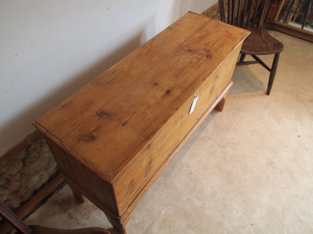 Coffer chest George III Pine six plank c1770 View IV