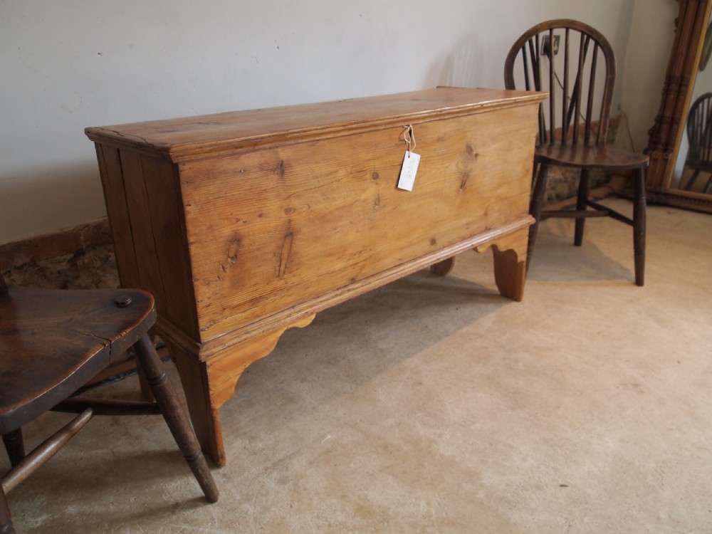 Coffer chest George III Pine six plank c1770 View IX