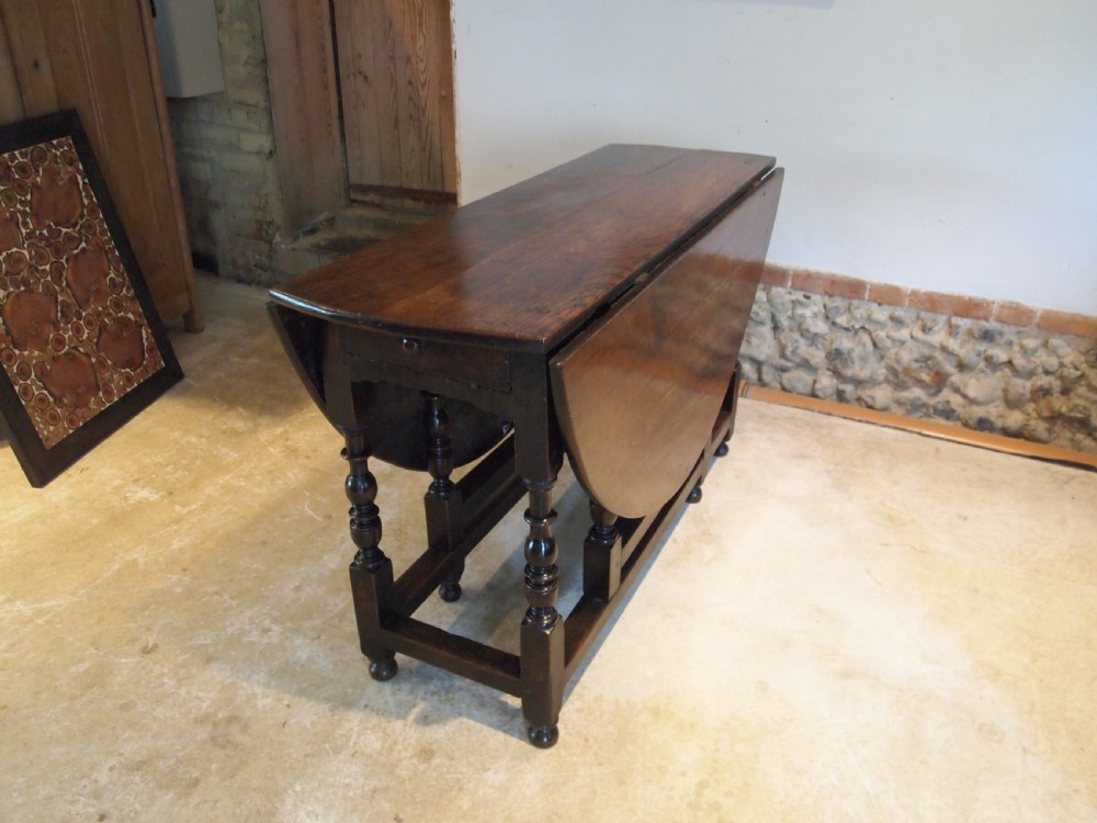 Table Queen Anne Oak gate leg dining table c1700 View III