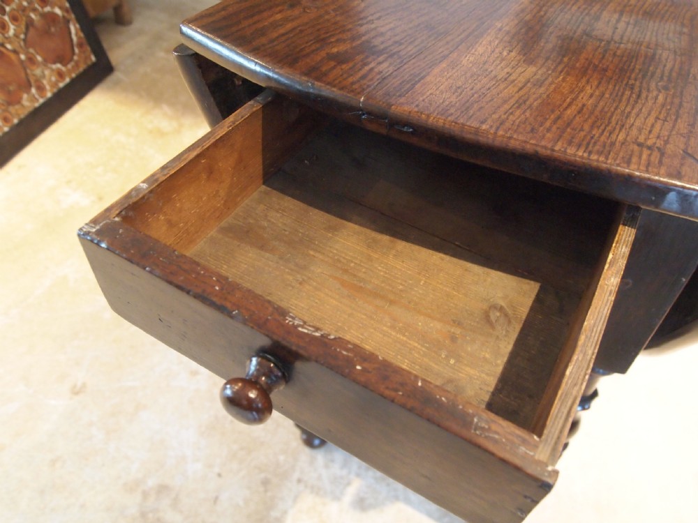 Table Queen Anne Oak gate leg dining table c1700 View V